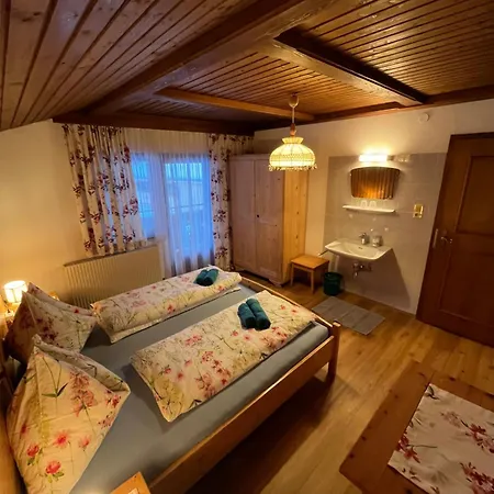 Mitterhaidgut Apartment
